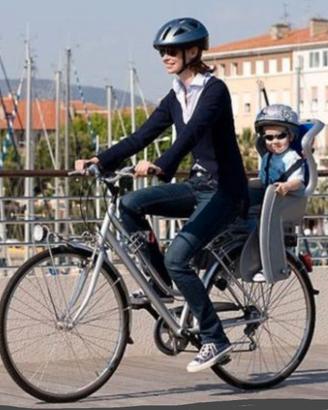 Bicicletta con porta bimbo