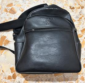 Zaino pelle marca Prada usato regolabile tasca zip