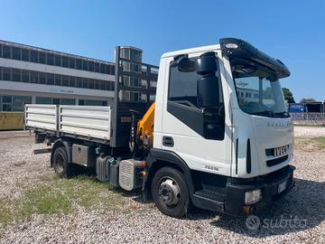 IVECO CON GRU E RIBALTRABILE