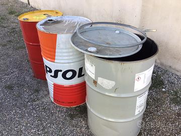 Fusti  (bidoni )in ferro da 200 litri