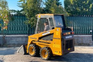 P90 Mini pala 15 q.li Komatsu con Joystick