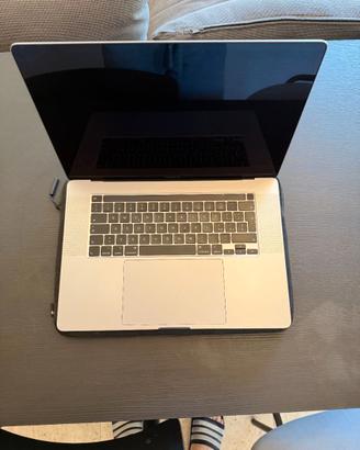 MacBookPro 16" Intel i9 8core, RAM 64 GB, SSD 2 TB