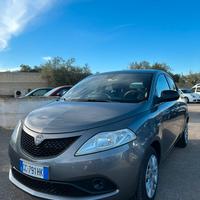 Lancia Ypsilon 1.2 69 CV 5 porte S&S Platinum
