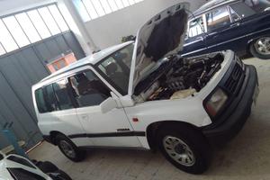 Suzuki Vitara  5 porte con gancio di traino