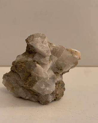 Minerale di cristallo di quarzo grezzo