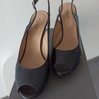 Scarpa con tacco 