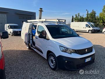Peugeot Partner Maxi 2019 allestito 3 posti