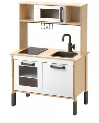 Cucina gioco in legno Ikea completa di accessori