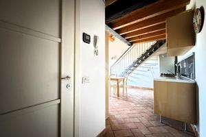 MONOLOCALE A CREMA
