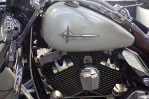 MOTO HARLEY DAVIDSON ROAD KING POLICE 1450 FLHPEI