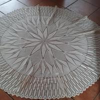 tovaglia rotonda fatta a mano ad uncinetto