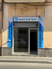 Negozio commerciale su strada