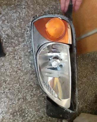 Fanale sinistro Ford Fiesta 99 2002 senza vetro bo