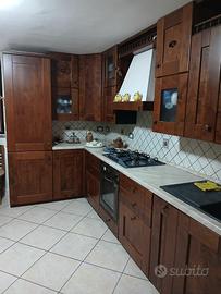 Cucina in legno massello