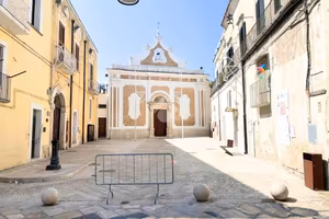 2 LOCALI A LUCERA