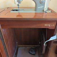 Macchina cucire Necchi Supernova