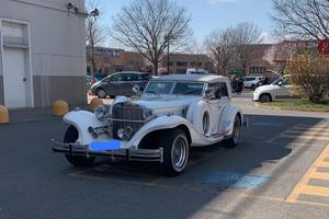 Macchina d’epoca Exalibur