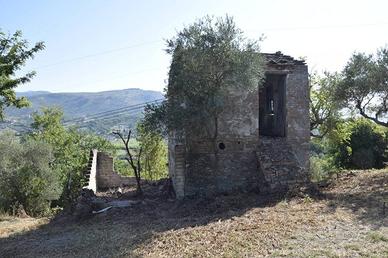 Rustico / Casale di 70 m² con 1 locale a Minturno
