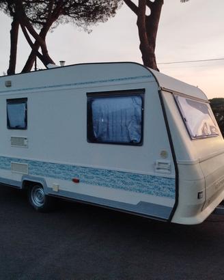 Roulotte adria unica 462
