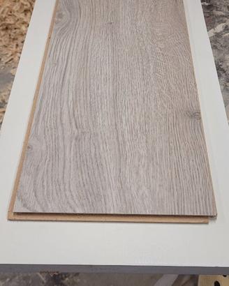 Parquette laminatino rovere grigio stock 80metri q
