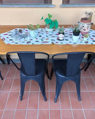 Tavolo legno e ferro con sedie