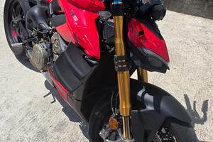 STREETFIGHTER V4S