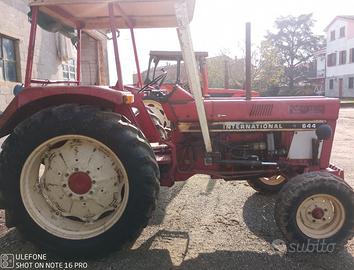 INTERNATIONAL 644 - 72 cv Trattore Agricolo