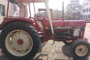 INTERNATIONAL 644 - 72 cv Trattore Agricolo