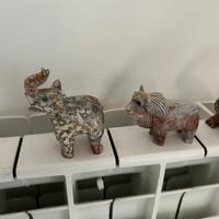 Rappresentazione di animali in pietra