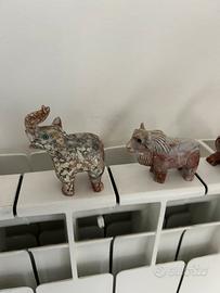 Rappresentazione di animali in pietra