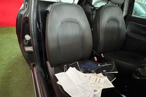 LANCIA Y RESTYLING DA VETRINA FULL OPTIONAL 