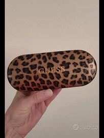 Custodia porta occhiali Guess