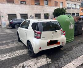 Toyota iq 1.0