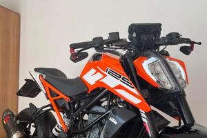 KTM duke 125