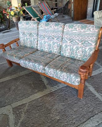 Divano in legno tre posti