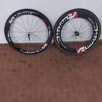 Vision TC 50 anteriore e Metron 90 posteriore