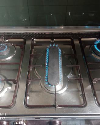 cucina a gas a cinque fuochi