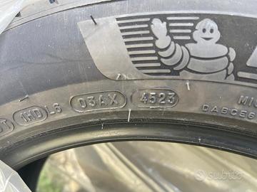 Pneumatico  Michelin 215/55 R18