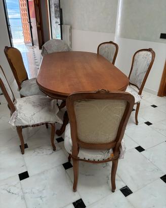 tavolo con le sedie