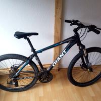 MTB Giant bici bicicletta mtb hardtail