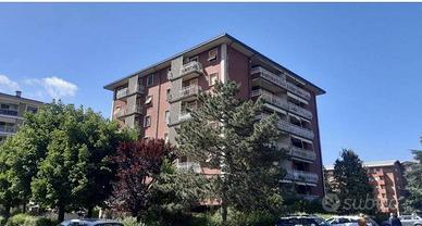 Immobile in asta di 125 m² con 4 locali e box auto
