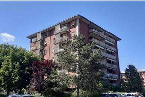 Immobile in asta di 125 m² con 4 locali e box auto