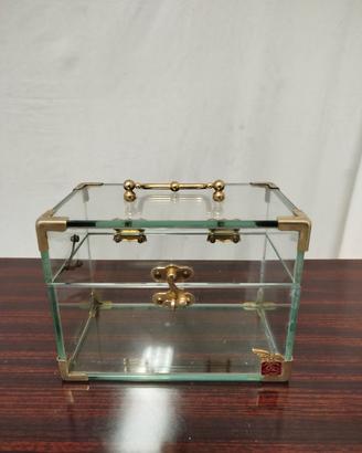 Scatolina in vetro con montature in metallo dorato