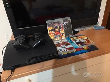 PlayStation 3 Slim 160GB con 2 joystick e 4 giochi