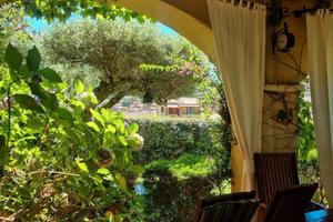 Rokkaria. Quadrivano con garage