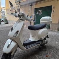 Piaggio Vespa 150 LX