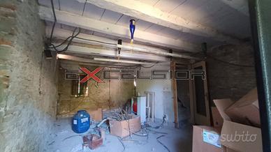 PORTO VIRO: Casa accostata da ristrutturare