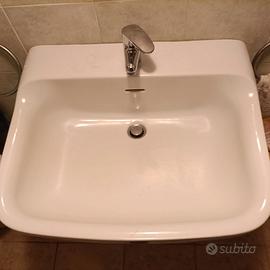 Lavabo con colonna
