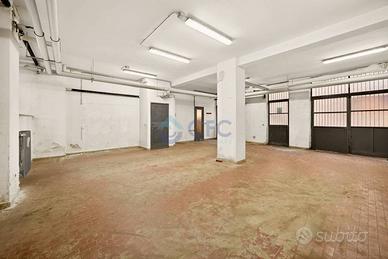Immobile di 128 m² con 1 locale a Milano