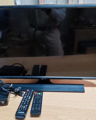 Tv Samsung T28 con Decoder New. Digital